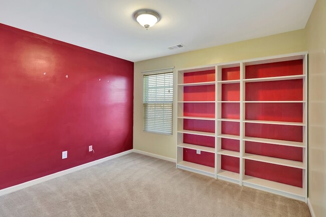 Building Photo - 2576 Jordan Ridge Dr