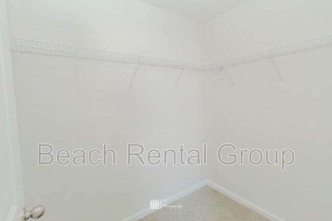 Building Photo - 286 Jeff Waters Cir