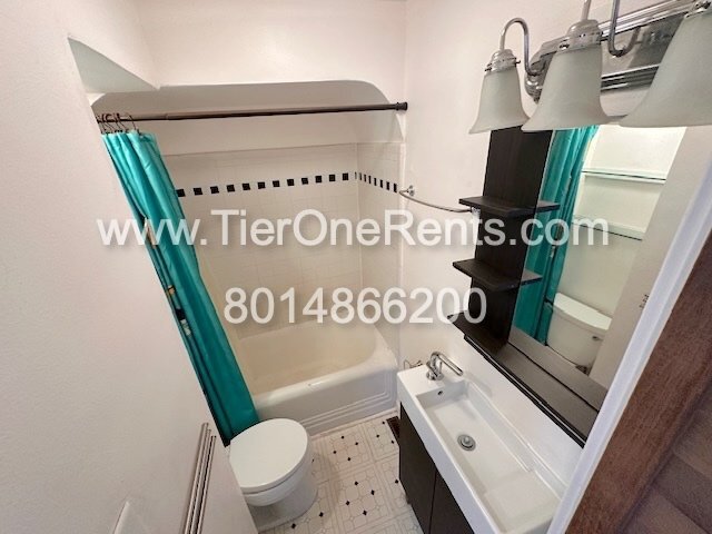 Building Photo - This property offers a NO DEPOSIT option available for qualified renters!