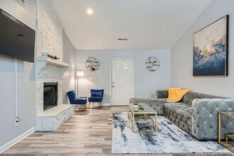 Building Photo - Modern 2 BD 2 BA Home in a Desirable South Atlanta Community