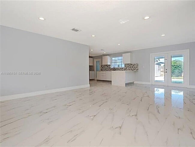 Building Photo - 5770 NE 18th Ave