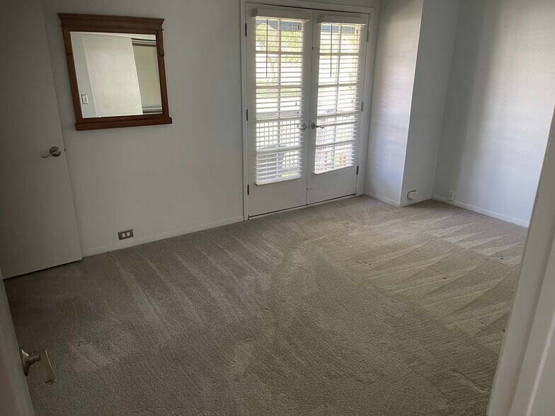 Building Photo - 8445 S 48th St