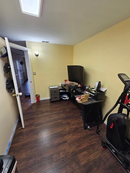 Office / Gym - 262 Hedgerow Rd