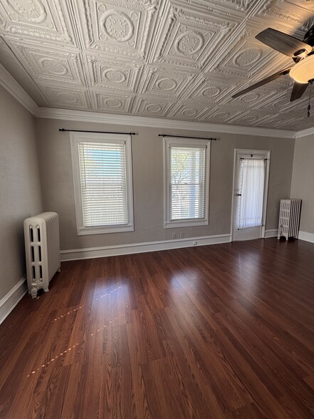 Building Photo - 1402 S State St