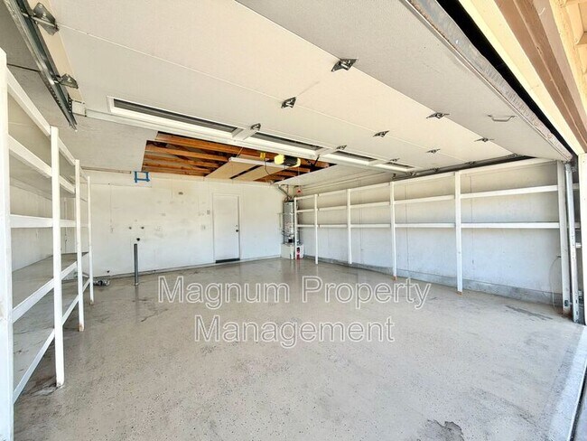 Building Photo - 25268 Shadescale Dr