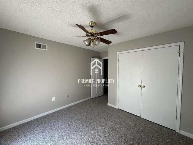 Building Photo - 2533 Richwood St
