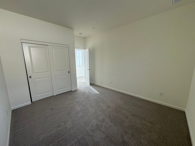 Building Photo - Beautiful Brand-New Home (Price Drop)>>>> Call Today>>>>