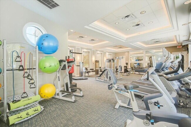 Building Photo - Gorgeous 4 bedroom 2 bath home in luxuriou...