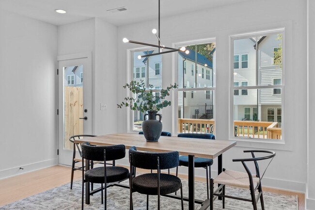 Building Photo - 5061 Lundy Dr