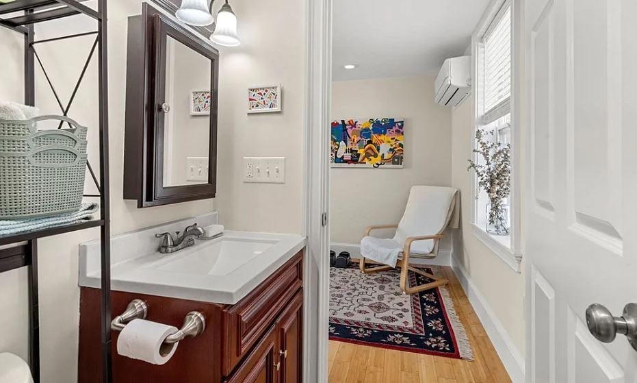 Building Photo - 20 Planters St