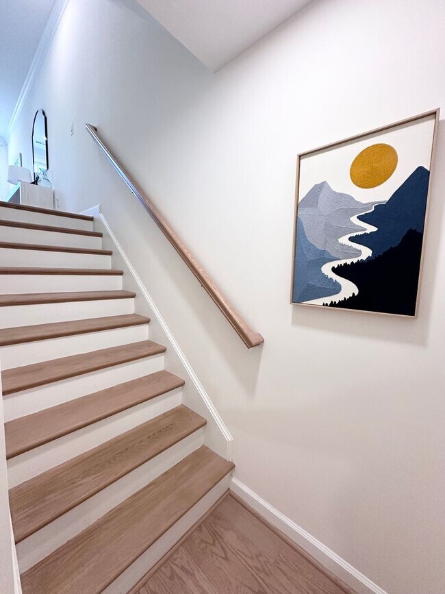 Building Photo - 2024 Built | Fully Furnished Modern Oceanf...
