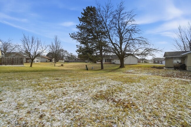 Building Photo - 9412 Vista Park Dr