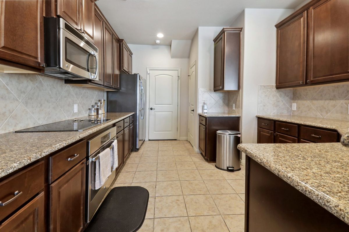 Building Photo - 875 Merino Drive