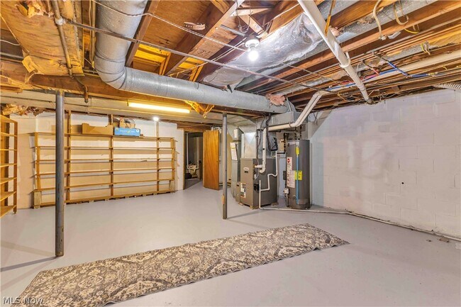Building Photo - 607 Castle Blvd