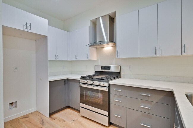 Building Photo - Brand New 2 Story, 3 Bed, 3 Bath Townhome ...