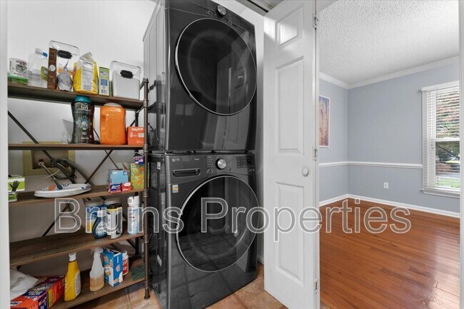 Building Photo - 4457 Eagles Nest Dr