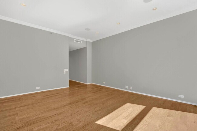 Building Photo - 680 N Lake Shore Dr