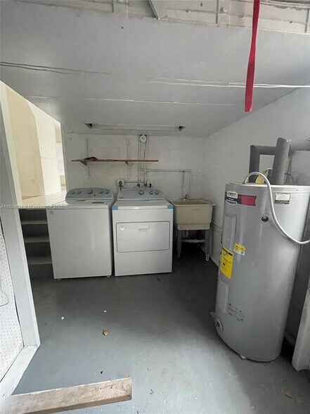 Building Photo - 845 Lorca St