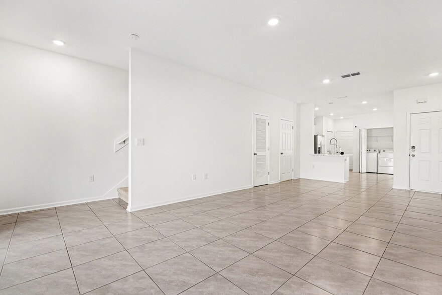 Building Photo - 9067 Gifford Dr