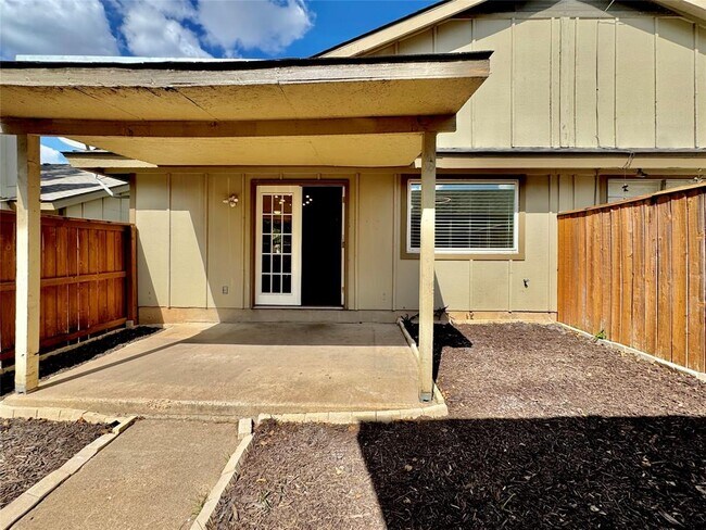 Building Photo - 1423 W Braker Ln