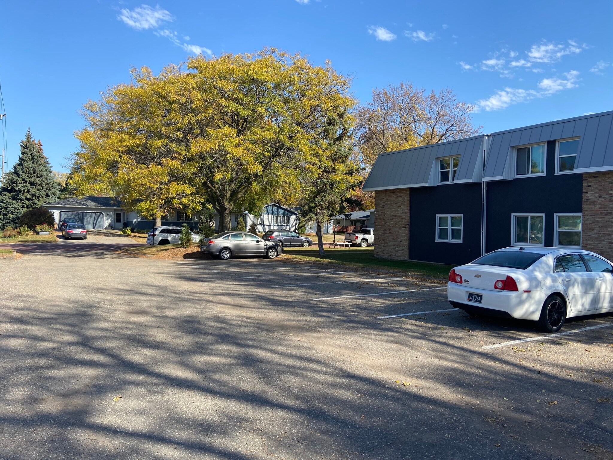 Building Photo - 2219 Marwood Dr