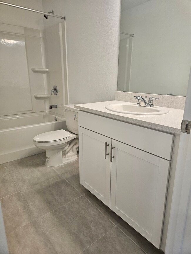 Building Photo - Townhome in The Townhomes of River Landing