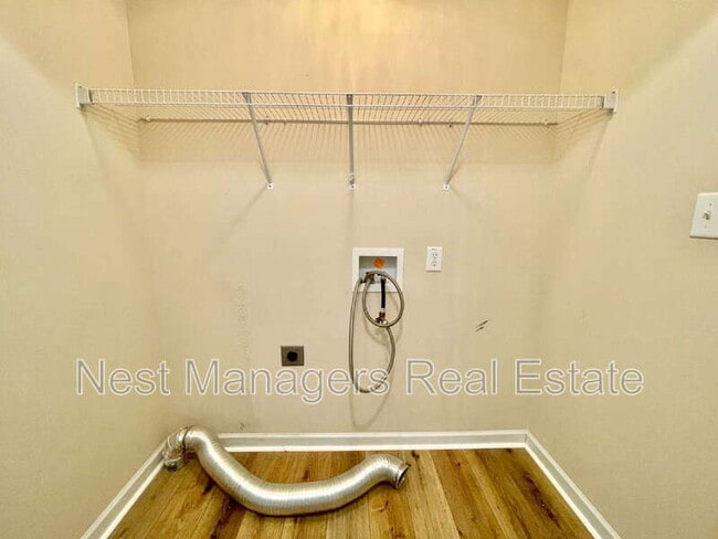 Building Photo - 5325 Wallbrook Dr