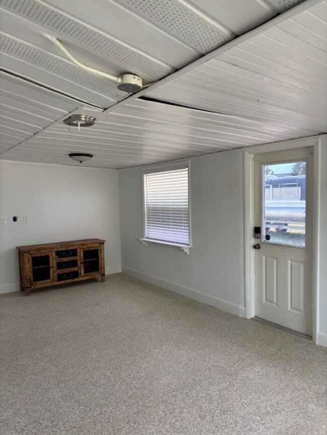 Building Photo - BEACH LIFE! 3/2 HOME FOR LEASE BEACHSIDE!