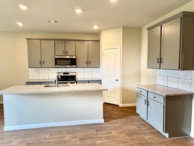 Building Photo - 15002 Sorrento Bay Ct