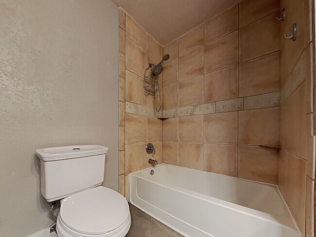 Building Photo - 4825 W Bluebell Way