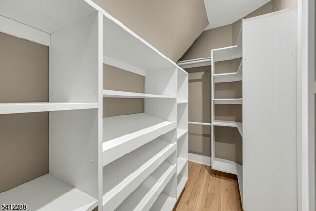 Building Photo - 49 Park Ave