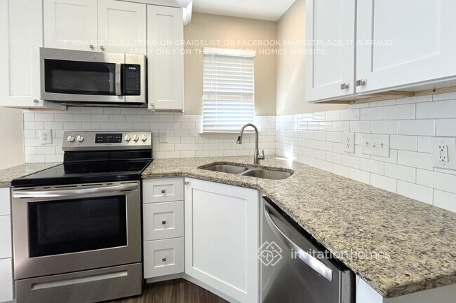 Building Photo - 3621 Sherbourne Ln