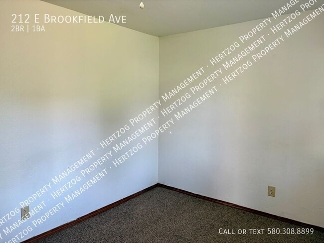 Building Photo - 212 E Brookfield Ave