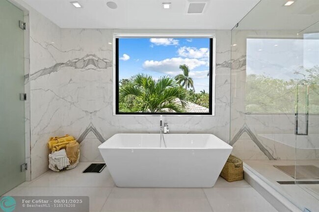 Building Photo - 401 Lido Dr