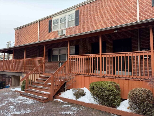 Building Photo - 3600 Charles Ct