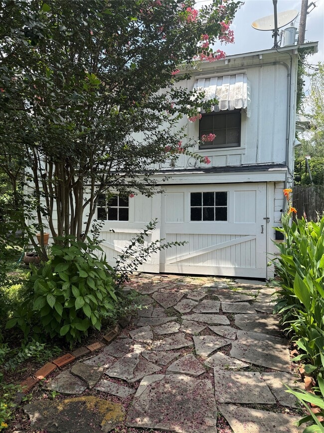 Building Photo - 1634 Branard St