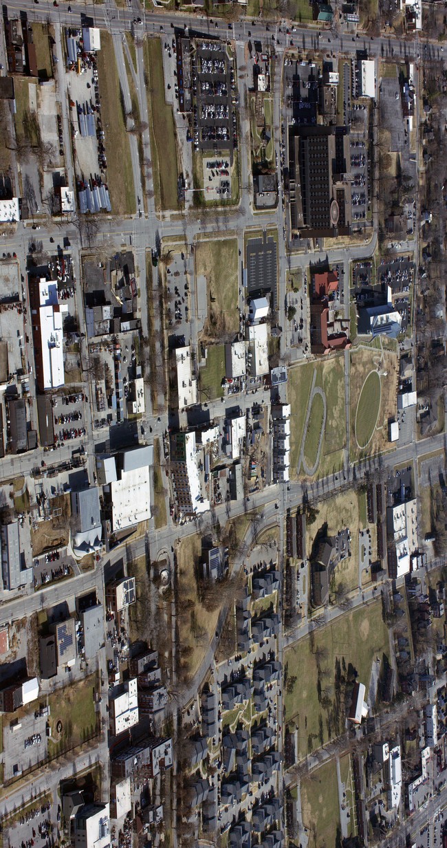 Building Photo - Quinlan Place