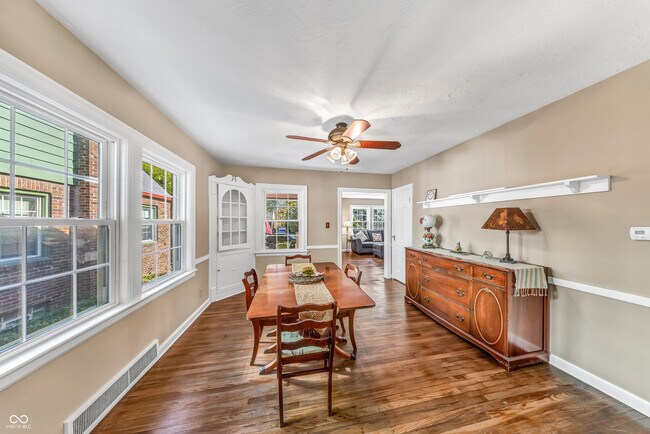 Building Photo - 850 N Butler Ave