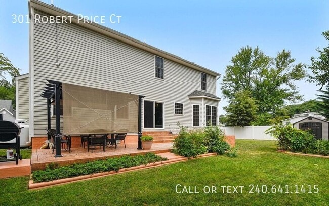 Building Photo - 301 Robert Price Ct