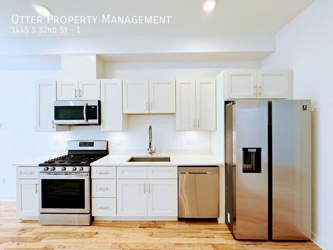 Building Photo - 1445 S 32nd St