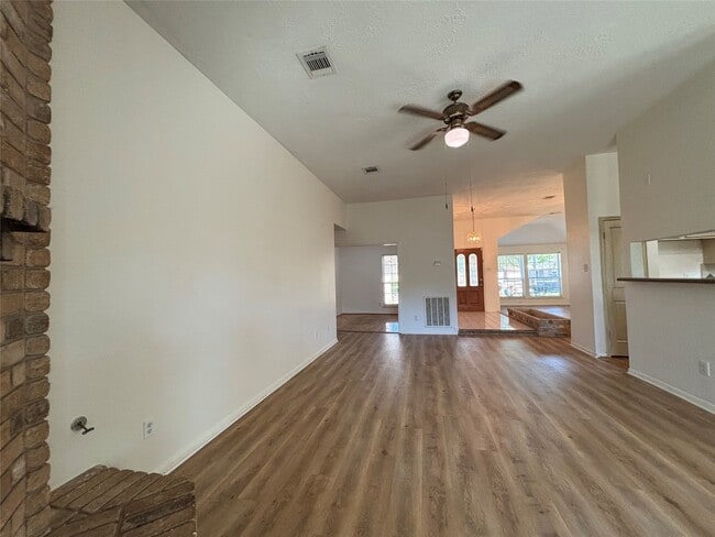 Building Photo - 15662 Pebble Lake Dr