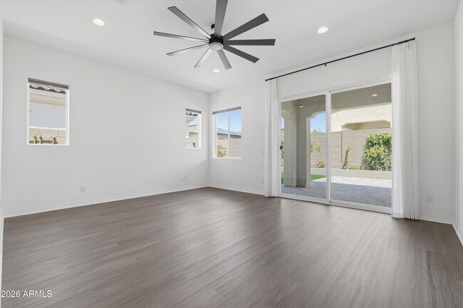Building Photo - 2024 W Andalusian Trail