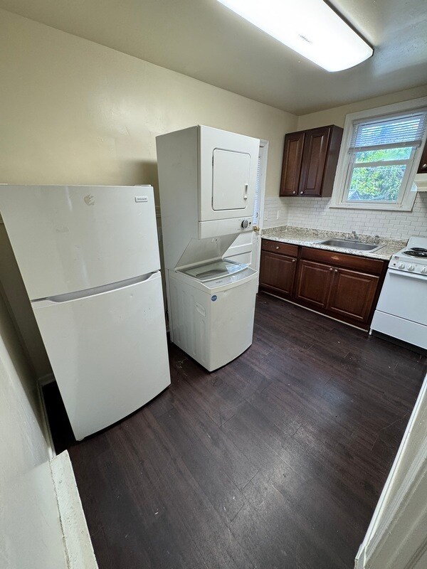 Building Photo - 1215 Richeson Ave