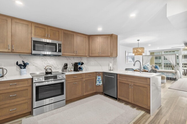 Building Photo - 4020 Galt Ocean Dr