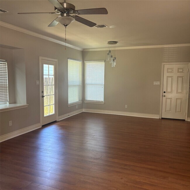 Building Photo - 14322 Summer Garden Dr
