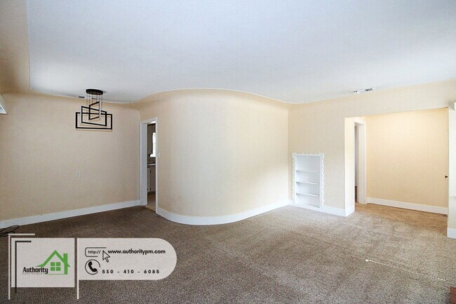 Building Photo - 686 Coronado St