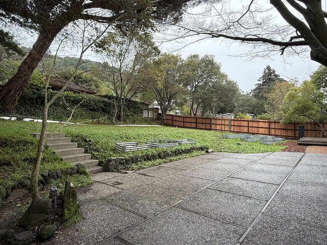 Building Photo - Lovely Single-Story Home in Corte Madera!