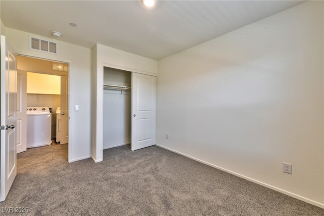 Building Photo - 10913 Heatherford Ave