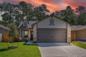 Building Photo - 14733 Pinion Ct