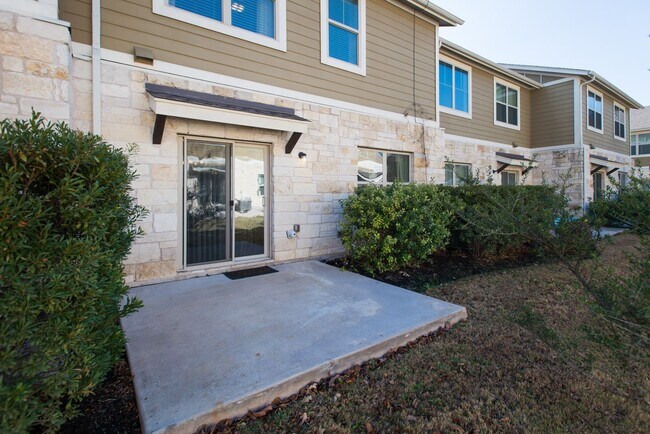 Building Photo - Model Home in City Side Condo Community